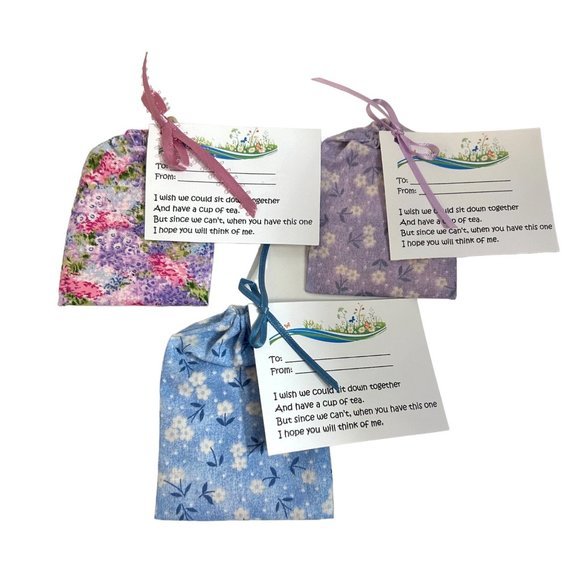 Handcrafted Fabric Gift Bags with Gift Tags - Picture 2 of 5